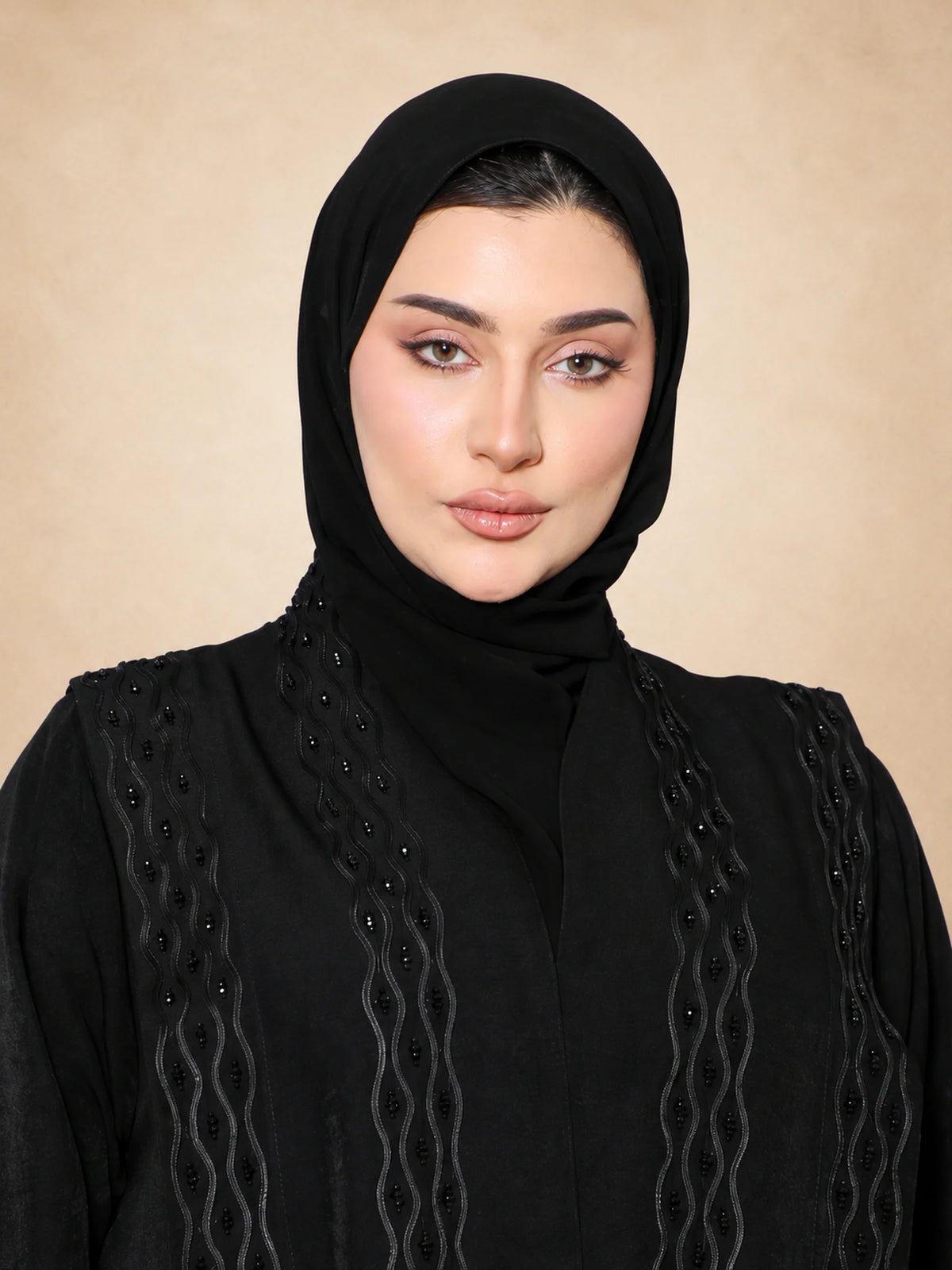 عباية مناسبات بياقة عالية