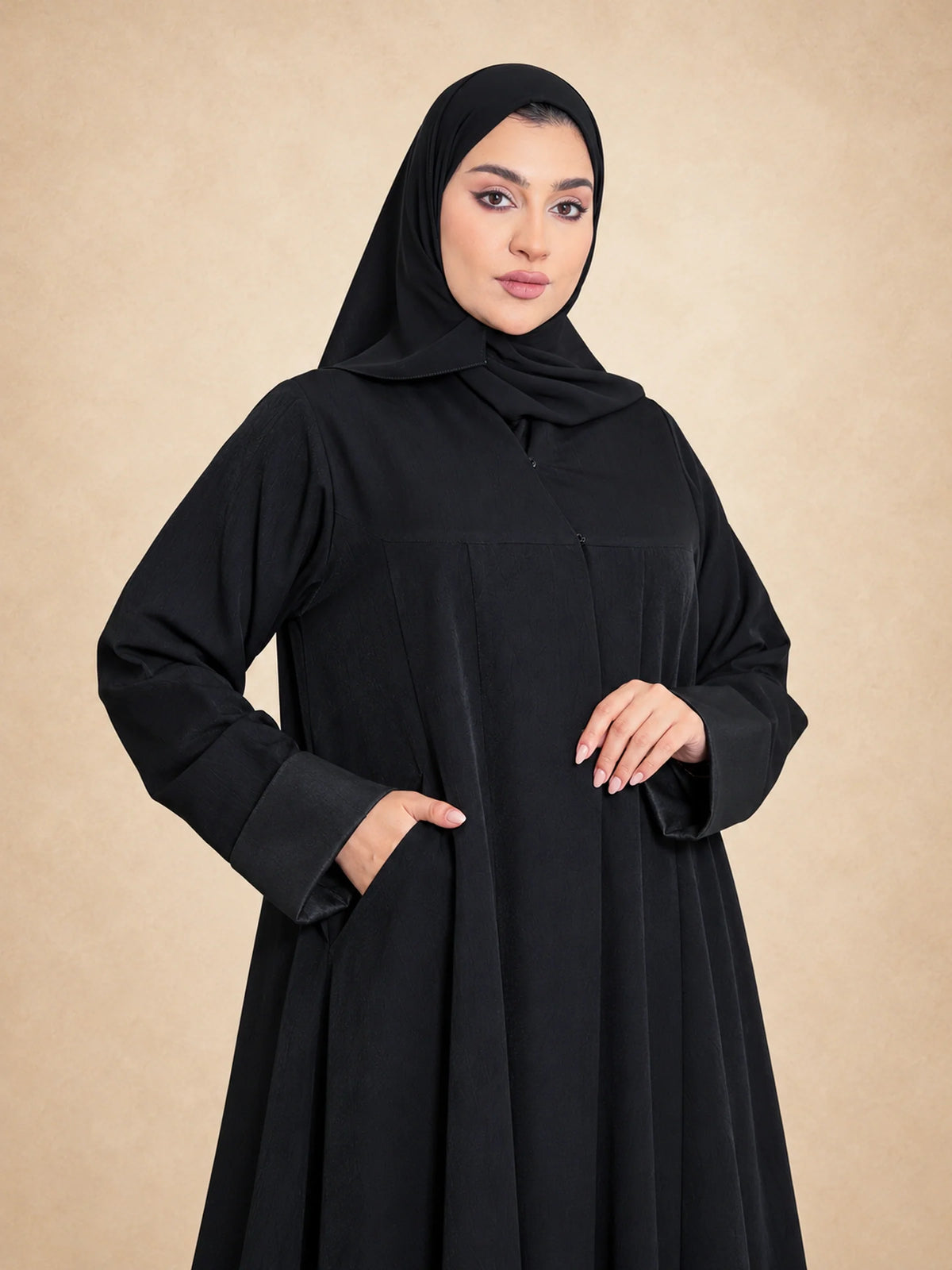 عباية رسمية بياقة عالية