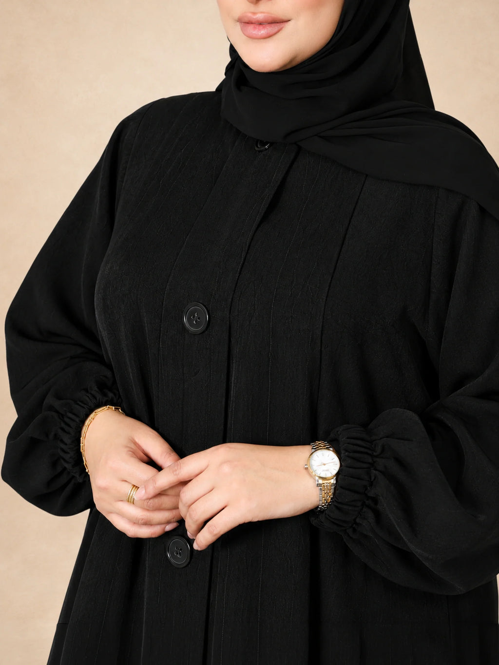عباية رسمية بياقة مستديرة