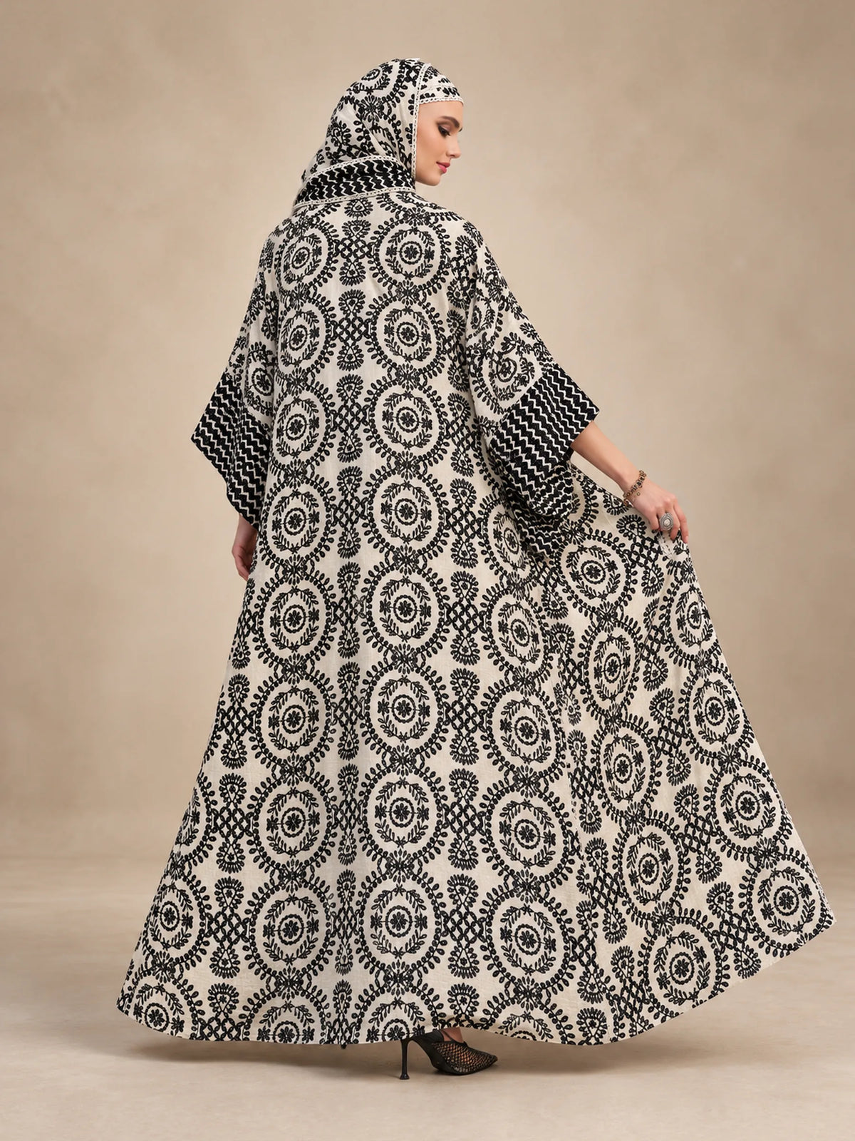 Circle And Zigzag Print  2 Pc  Jalabiya
