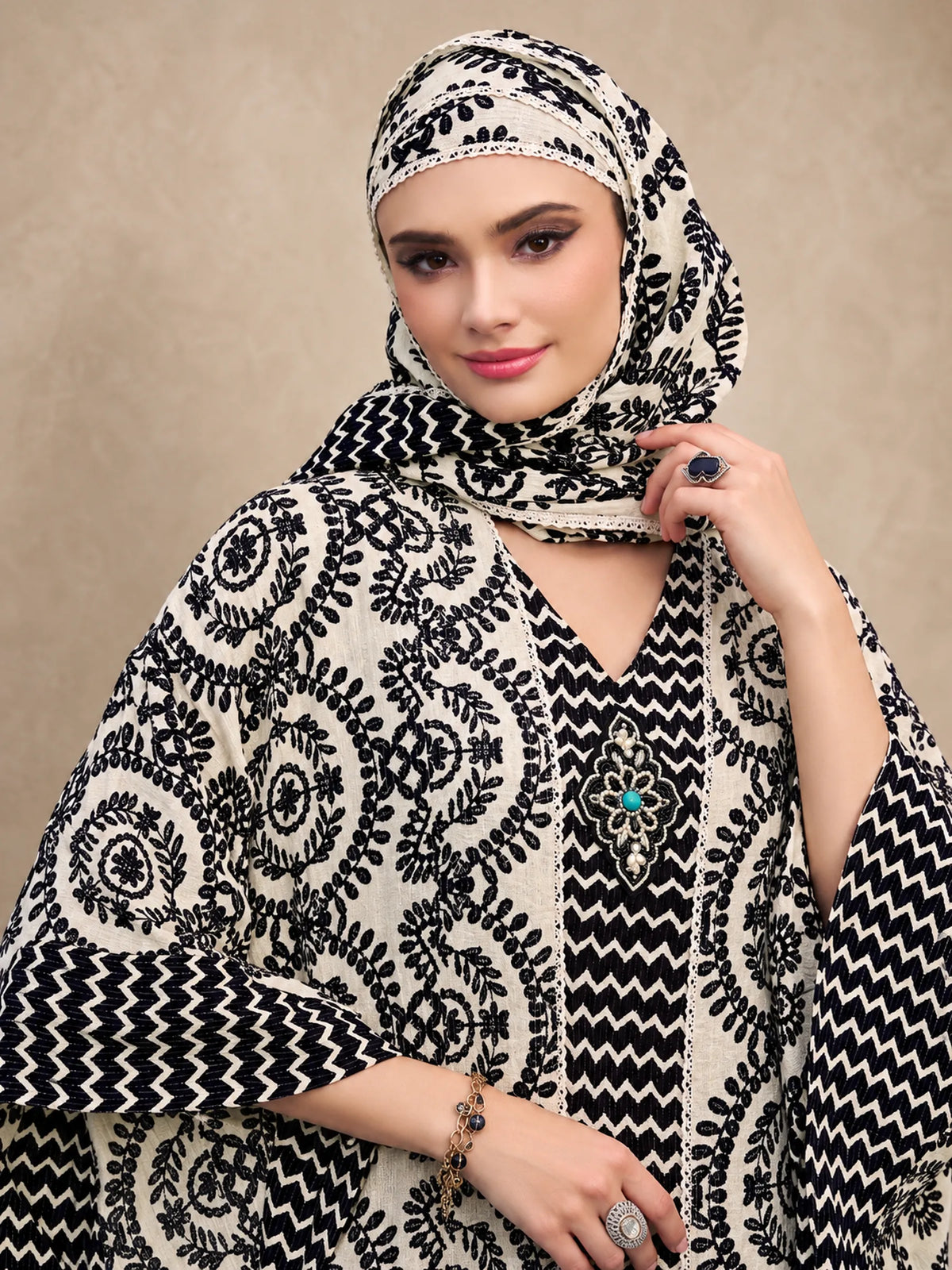 Circle And Zigzag Print  2 Pc  Jalabiya
