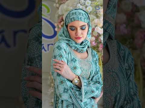 جلابية مطرزة بطبعة هندسية